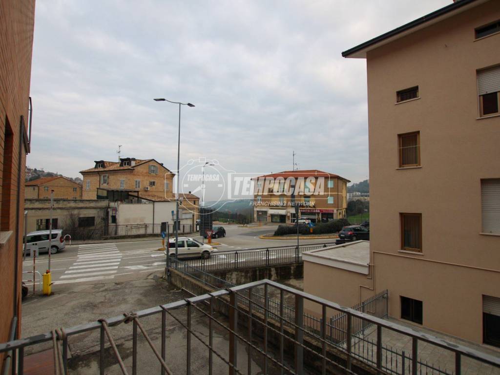 Appartamento a Fermo in Via Vincenzo Cardarelli 12 - Foto 3