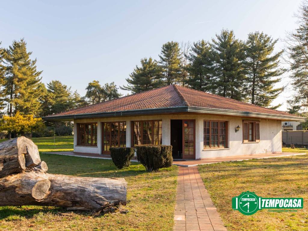 Villa a Lonate pozzolo in Viale Po, 2 - Foto 2