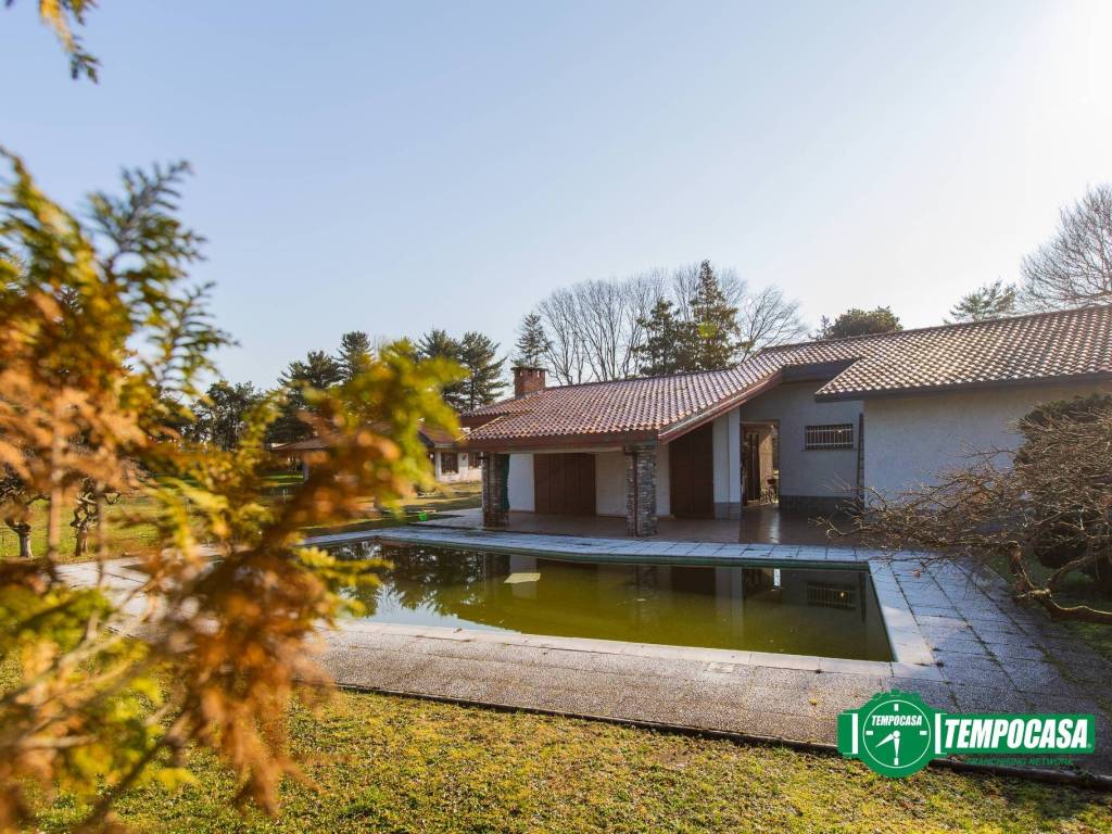 Villa a Lonate pozzolo in Viale Po, 2 - Foto 3