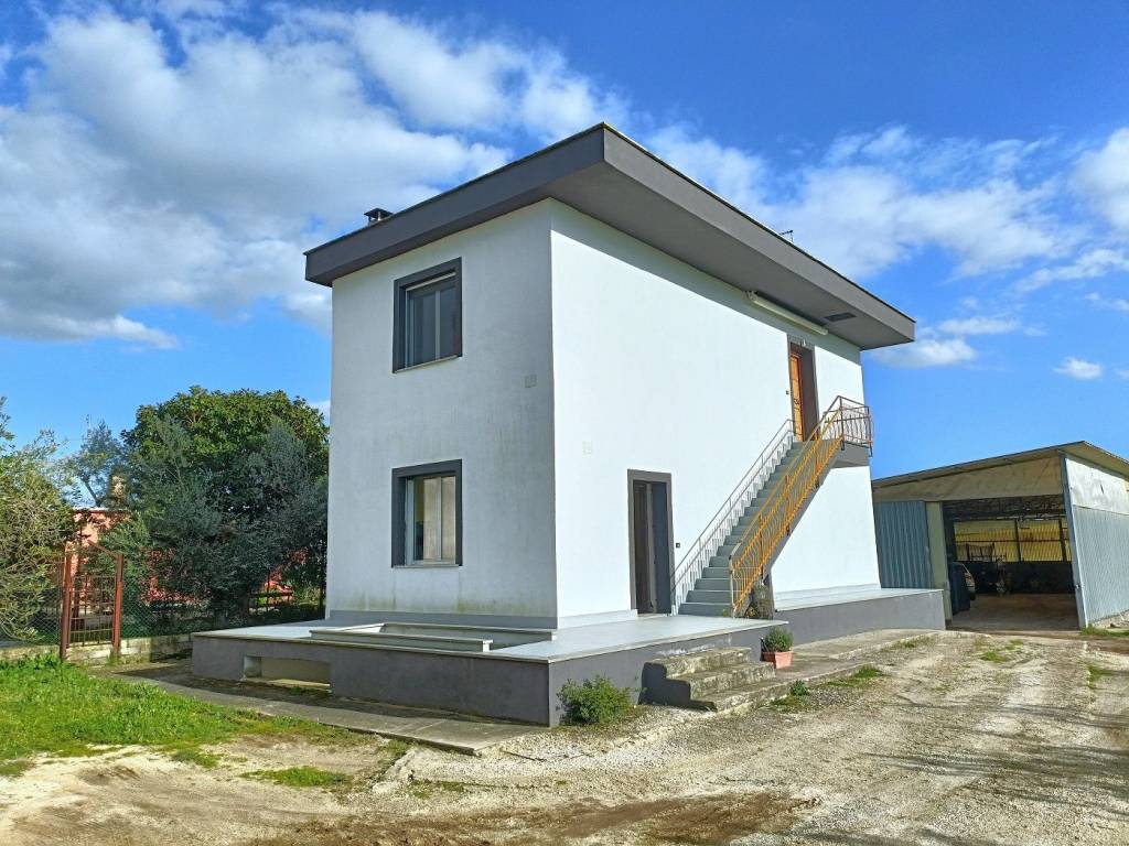 Villa a Aprilia in Via del Tronco, 7 - Foto 2