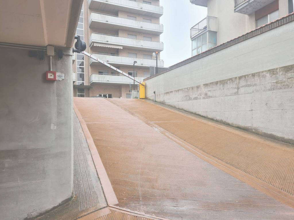 Box / garage a Pescara in Via Socrate, 8 - Foto 2