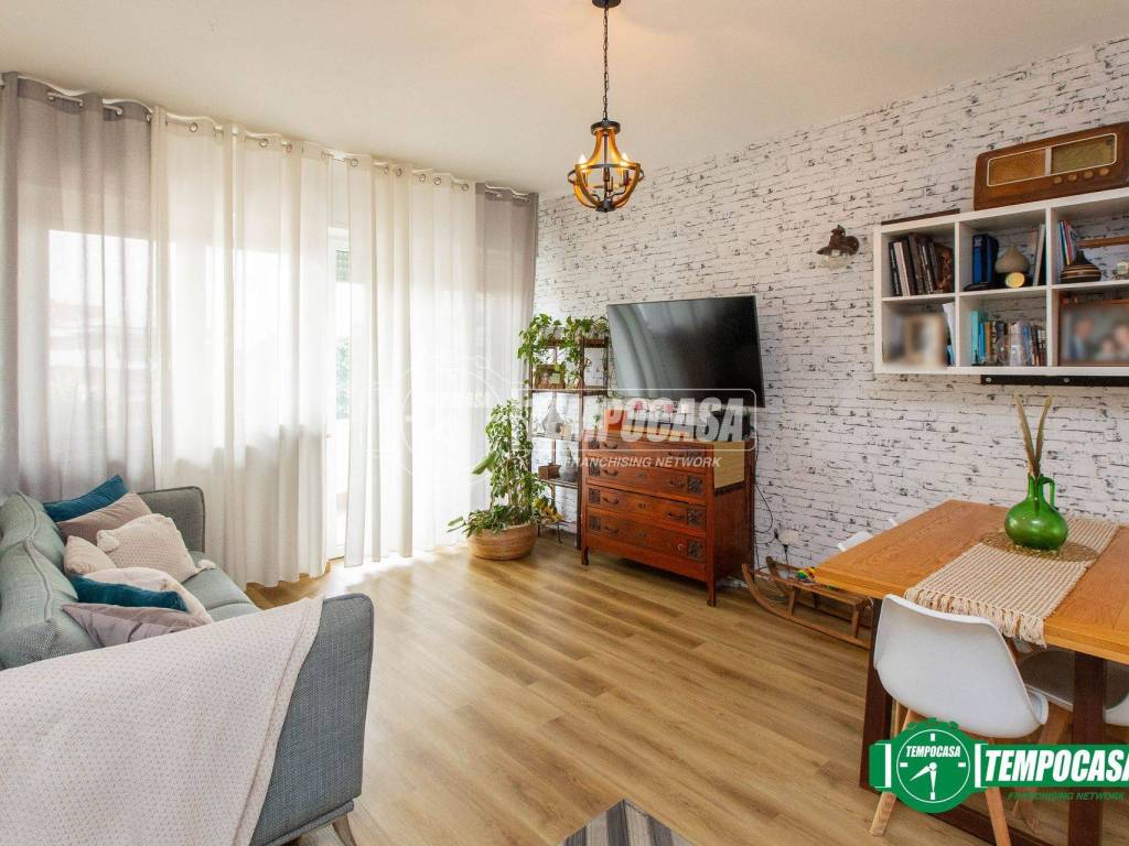 Appartamento a Busto arsizio in Via Lodovico Antonio Muratori 2 - Foto 4