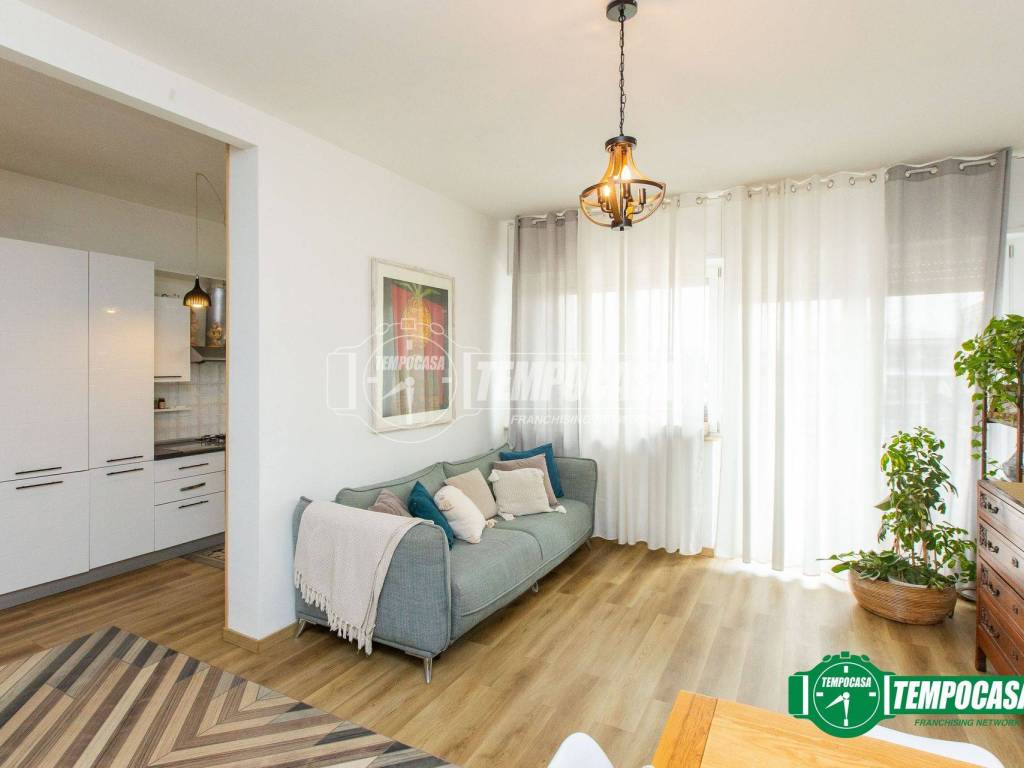 Appartamento a Busto arsizio in Via Lodovico Antonio Muratori 2 - Foto 5