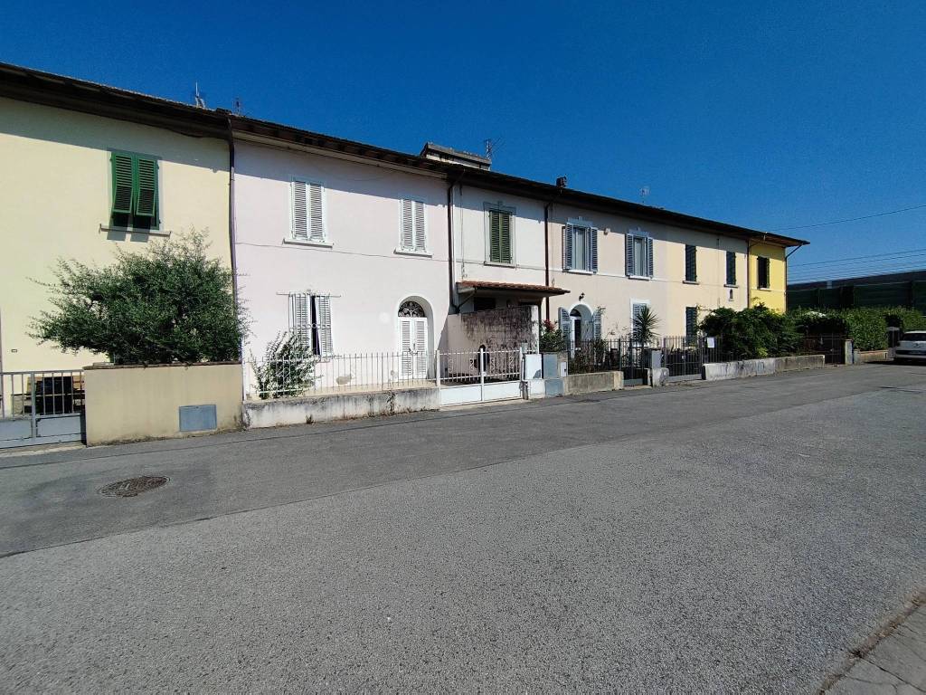 Casa indipendente a Pistoia in Via Nazario Sauro, 35 - Foto 2