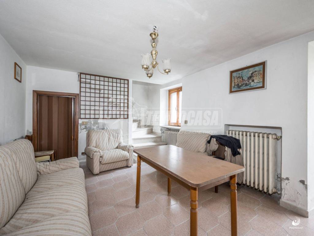 Casa indipendente a Quattro castella in Via J. F. Kennedy 36 - Foto 2
