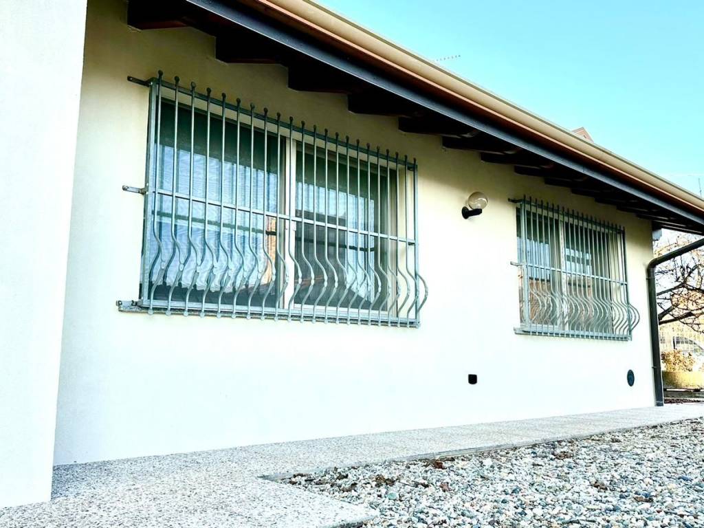 Villa a Mortara in Via Maria Montessori - Foto 4