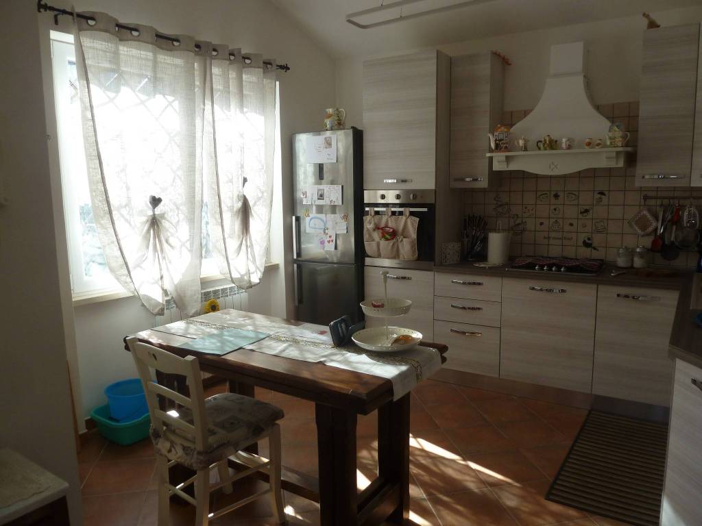 Villa a Rocca di botte in Via Portonaccio, 29 - Foto 3
