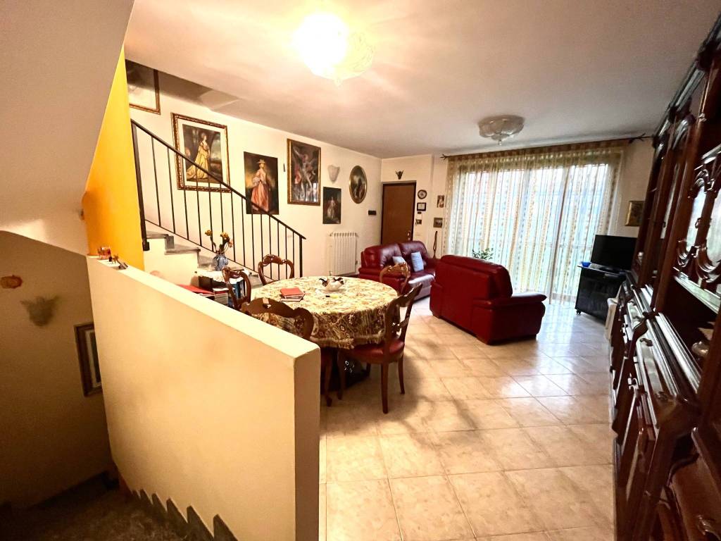 Villetta a schiera a Cologno monzese in Via Tolmezzo - Foto 3