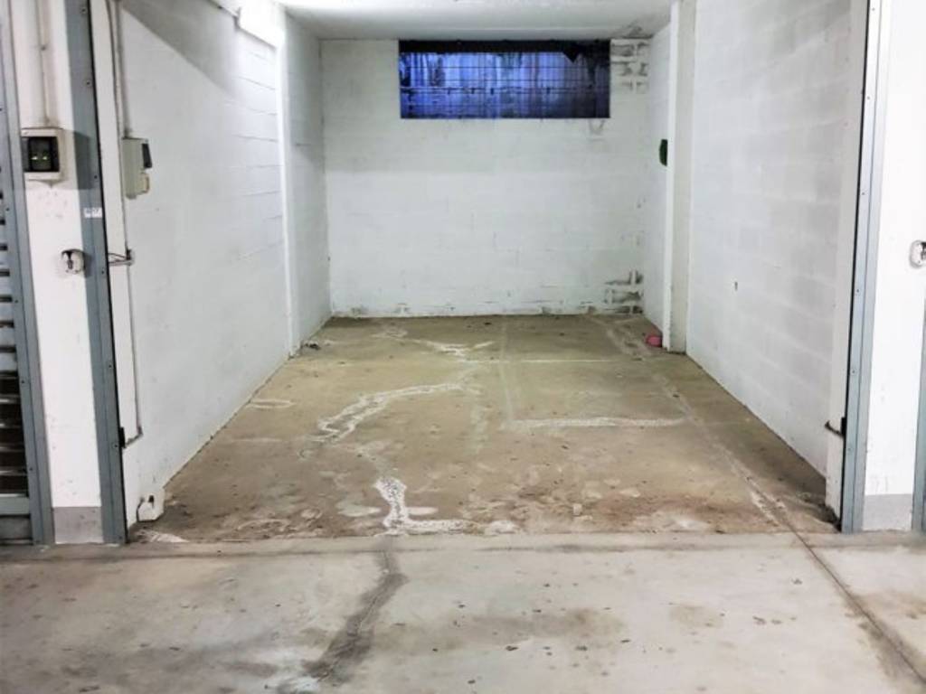 Box / garage a Albenga in Viale viii marzo s.n.c - Foto 2