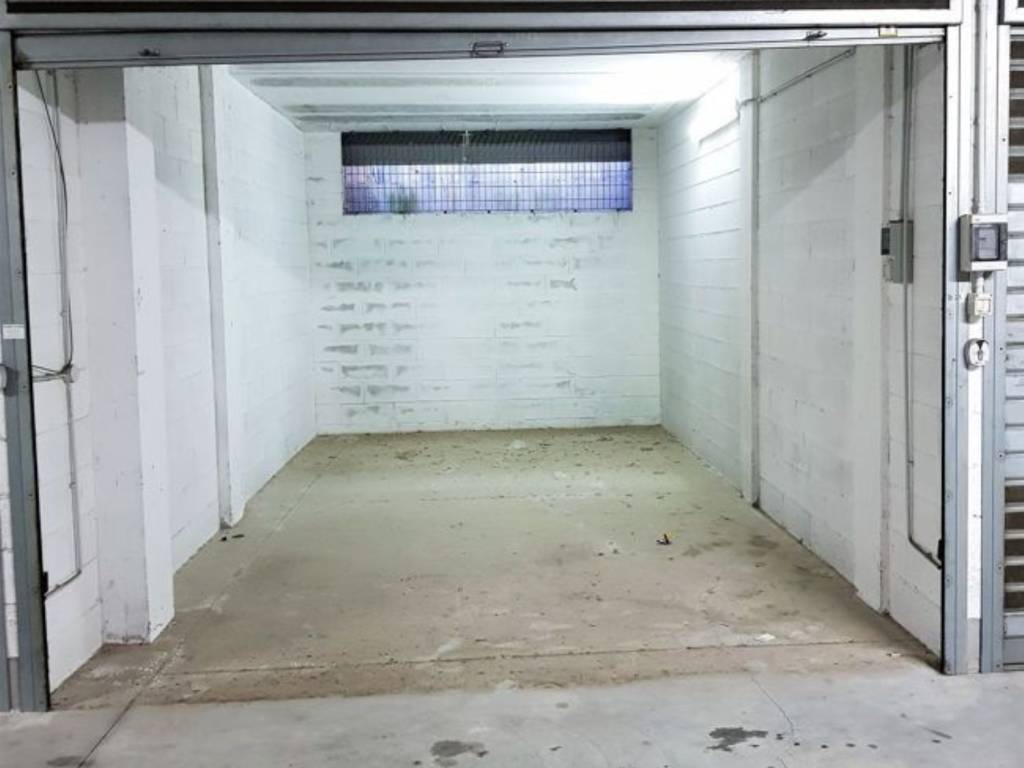 Box / garage a Albenga in Viale viii marzo s.n.c - Foto 4