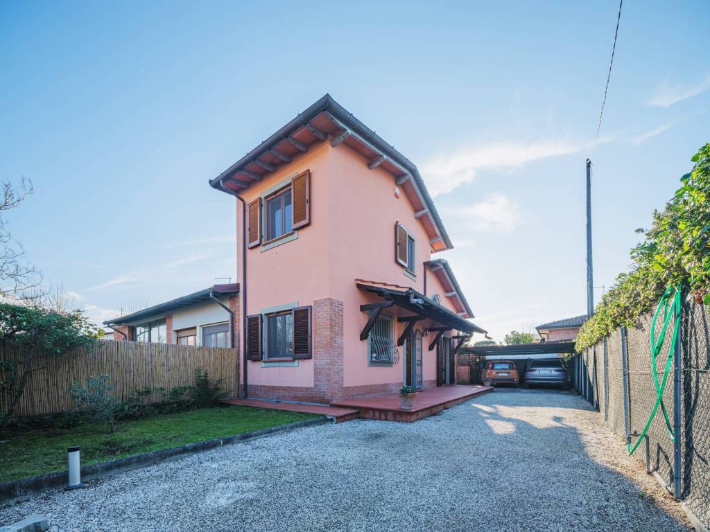 Villa a Forte dei marmi in Via Francesco Carrara - Foto 4