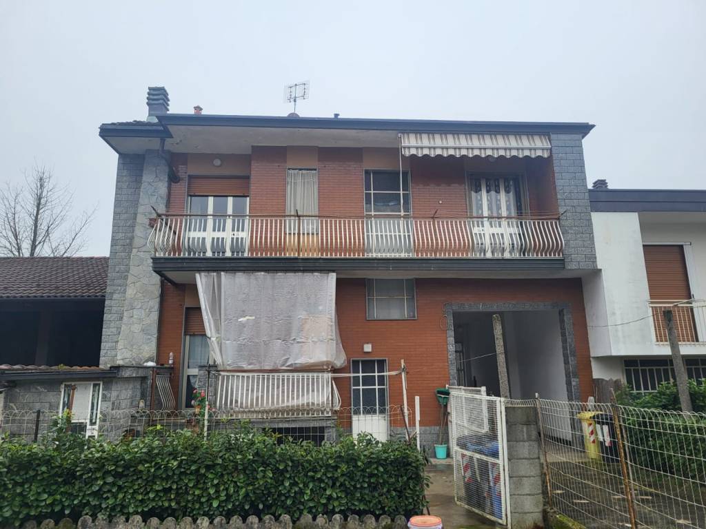 Casa indipendente a Montanaro in Via Carlo Ubertini, 25 - Foto 1