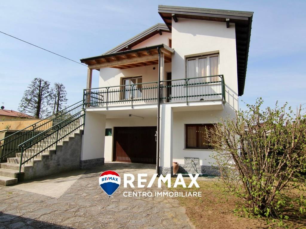Villa a Biandronno in Via Pio Selvino - Foto 1