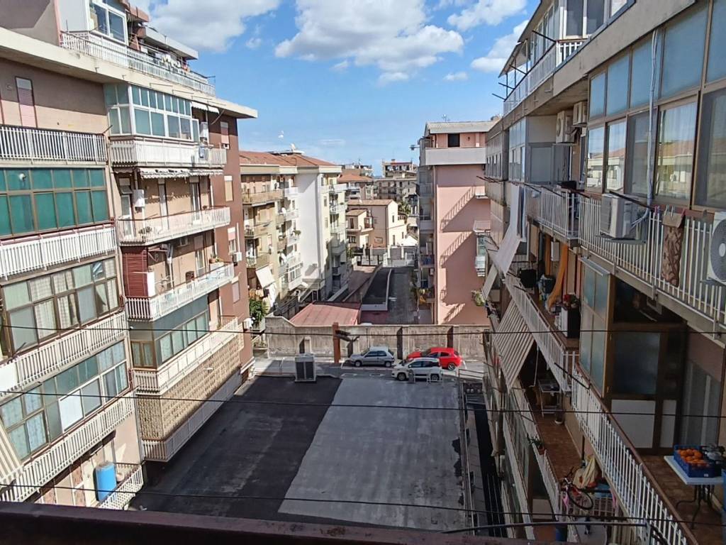 Appartamento a Catania in Via 31 Maggio, 65 - Foto 4