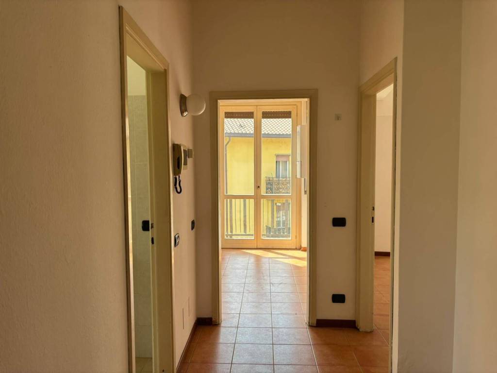 Appartamento a Oggiono in VIA CAMILLO BENSON DI CAVOUR, 1 - Foto 3