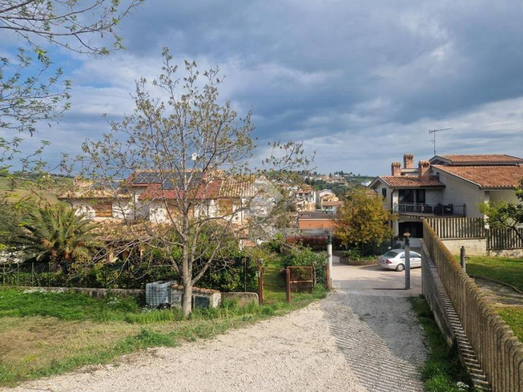 Terreno a Notaresco in Via del mulino, 1 - Foto 3