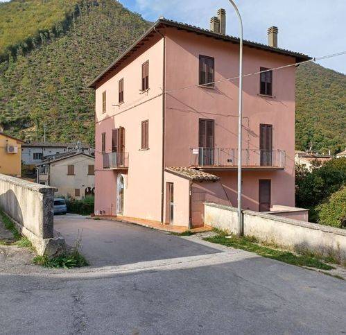 Appartamento a Fabriano in Frazione Valleremita - Foto 3