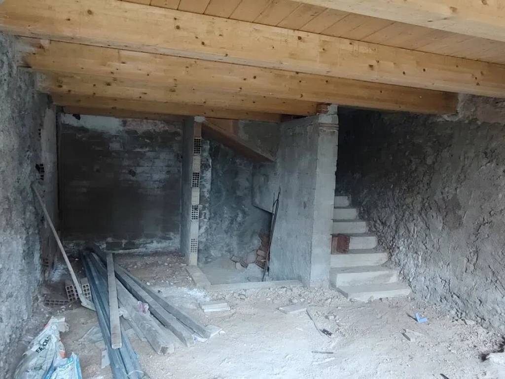 Villa a Fabriano in Frazione Attiggio - Foto 2