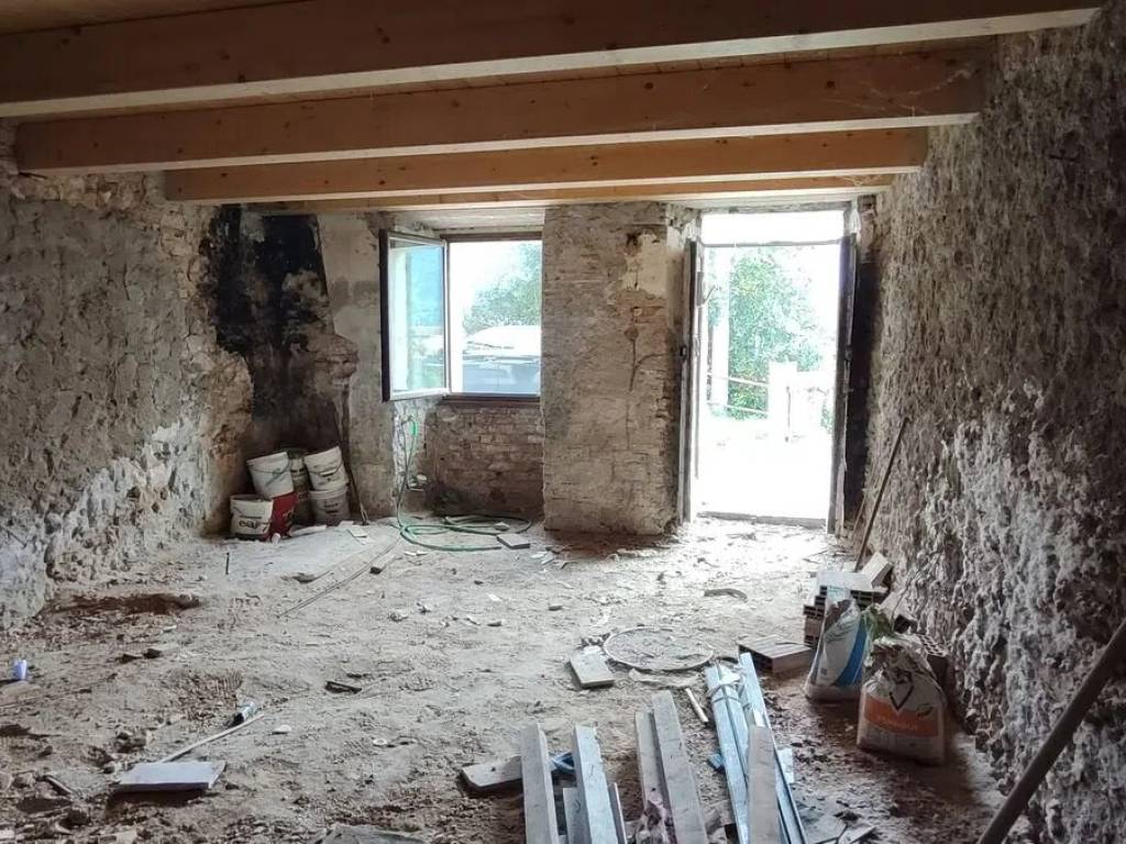 Villa a Fabriano in Frazione Attiggio - Foto 5