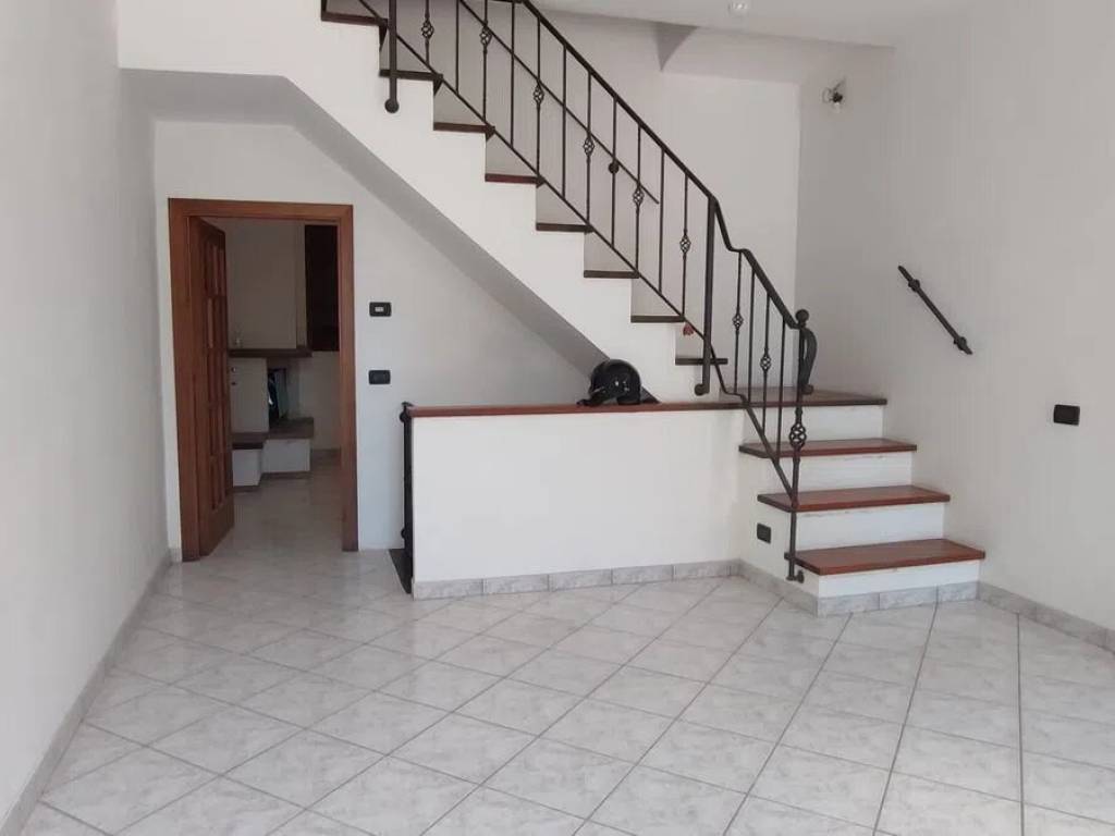 Villa a Fabriano in Viale Giovanni Bovio, 40 - Foto 3