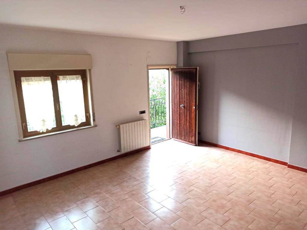 Appartamento a Sant'agata li battiati in Via Francicanava - Foto 4