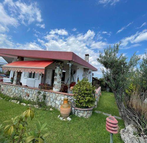 Villa a Simeri crichi in Viale Del Turismo - Foto 3