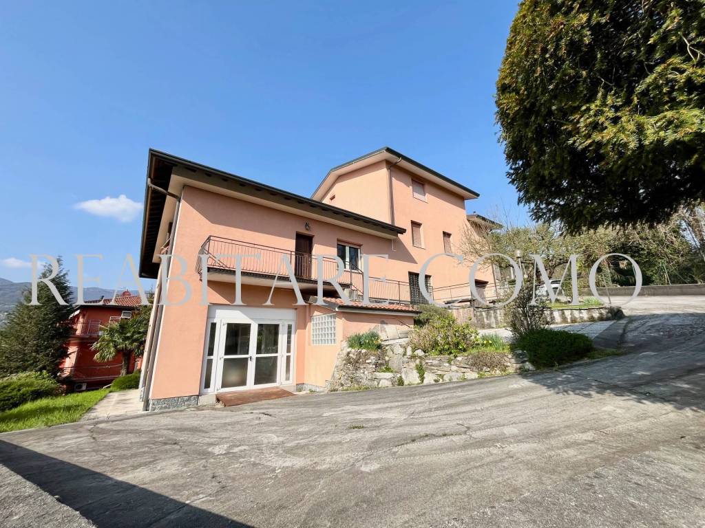 Villa a Lipomo in Via Montorfano, 526 - Foto 1