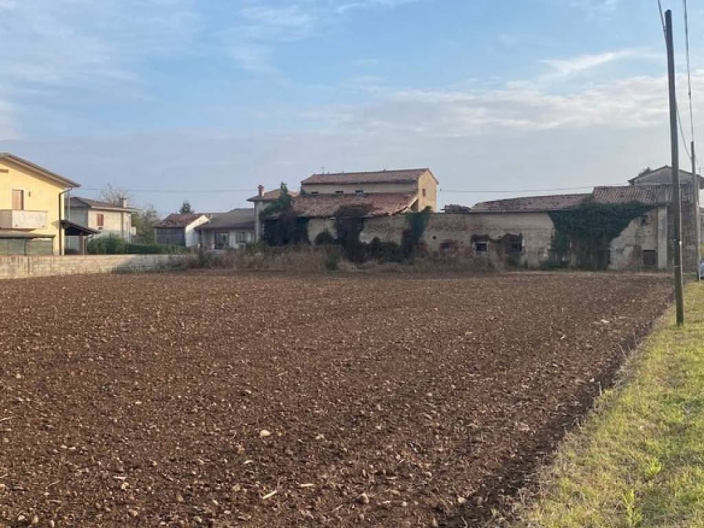 Terreno a Rossano veneto in VIA CASSOLA, 2 - Foto 2
