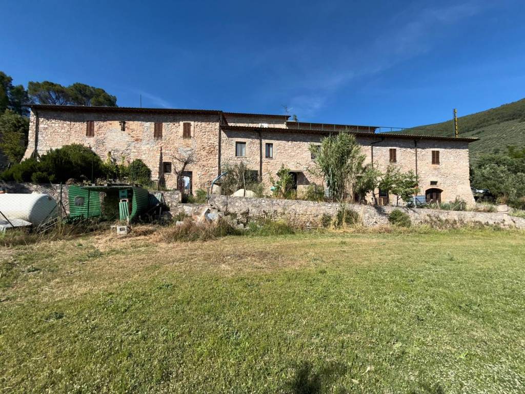 Palazzo / stabile a Trevi in Località Camporeale - Foto 4