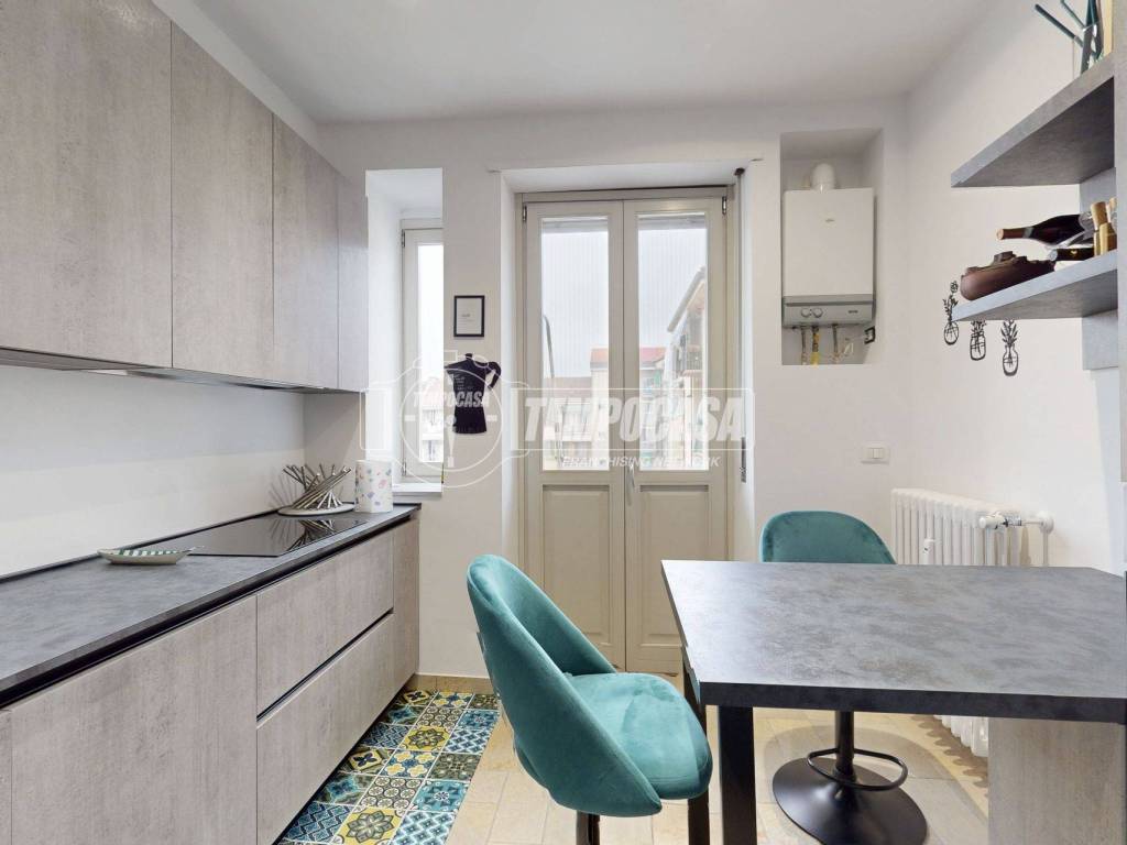 Appartamento a Torino in Via ugo foscolo 19 - Foto 2
