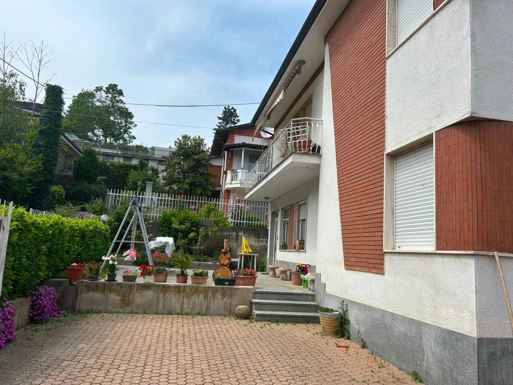 Villa a Castagnole delle lanze in Via Fratelli Vicari, 3 - Foto 2