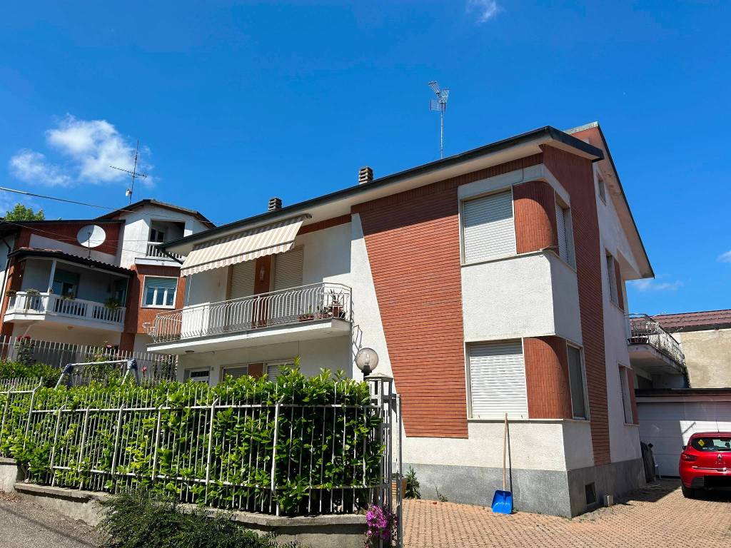 Villa a Castagnole delle lanze in Via Fratelli Vicari, 3 - Foto 3