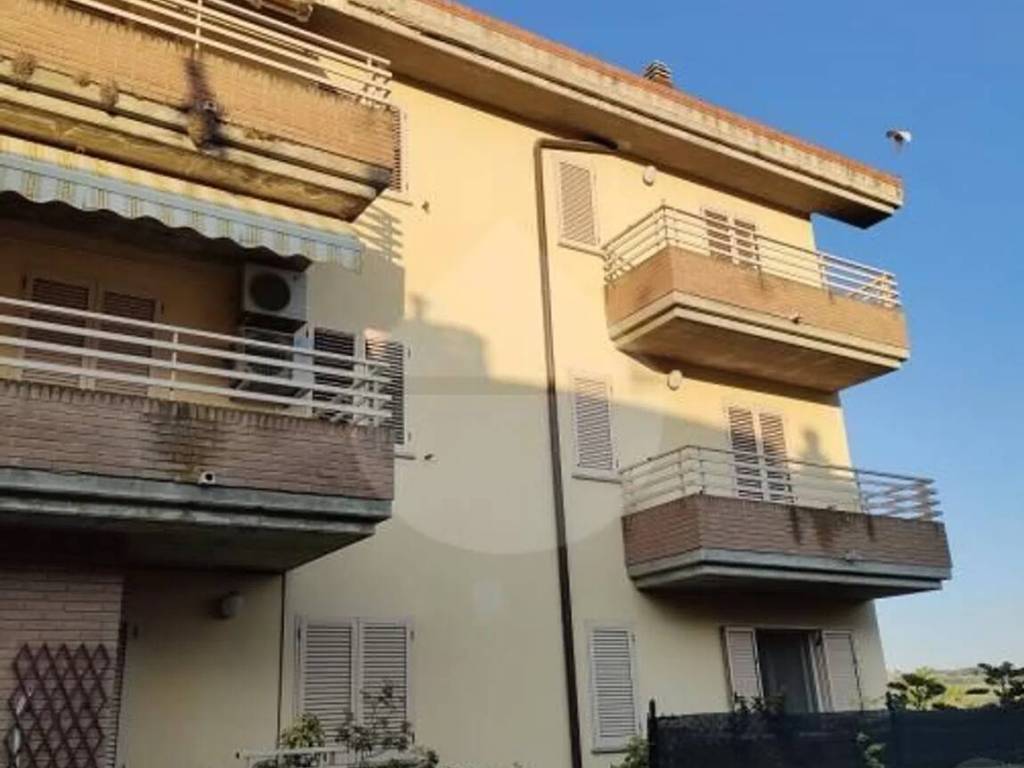 Appartamento a Teramo in Via Don Lorenzo Milani, 10 - Foto 2