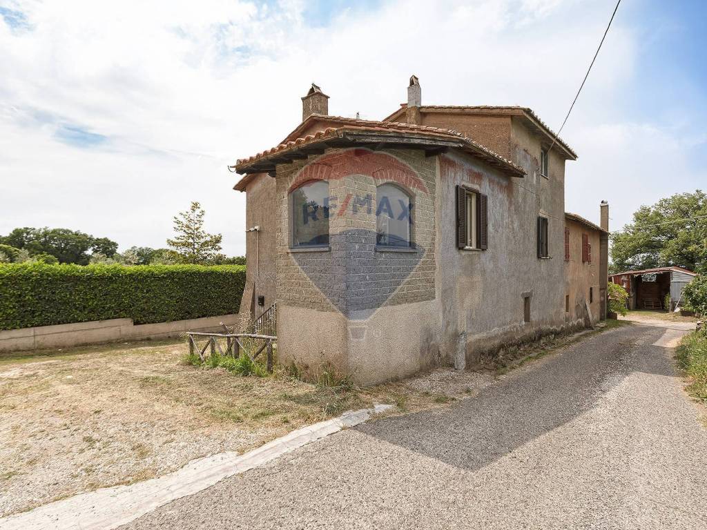 Casa indipendente a Viterbo in Strada Chiesa Nuova, 11 - Foto 2