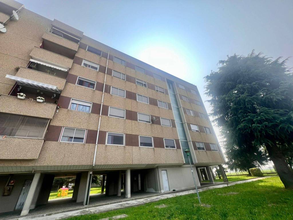 Appartamento a Vercelli in Via Paolo Thaon de Revel, 98 - Foto 2