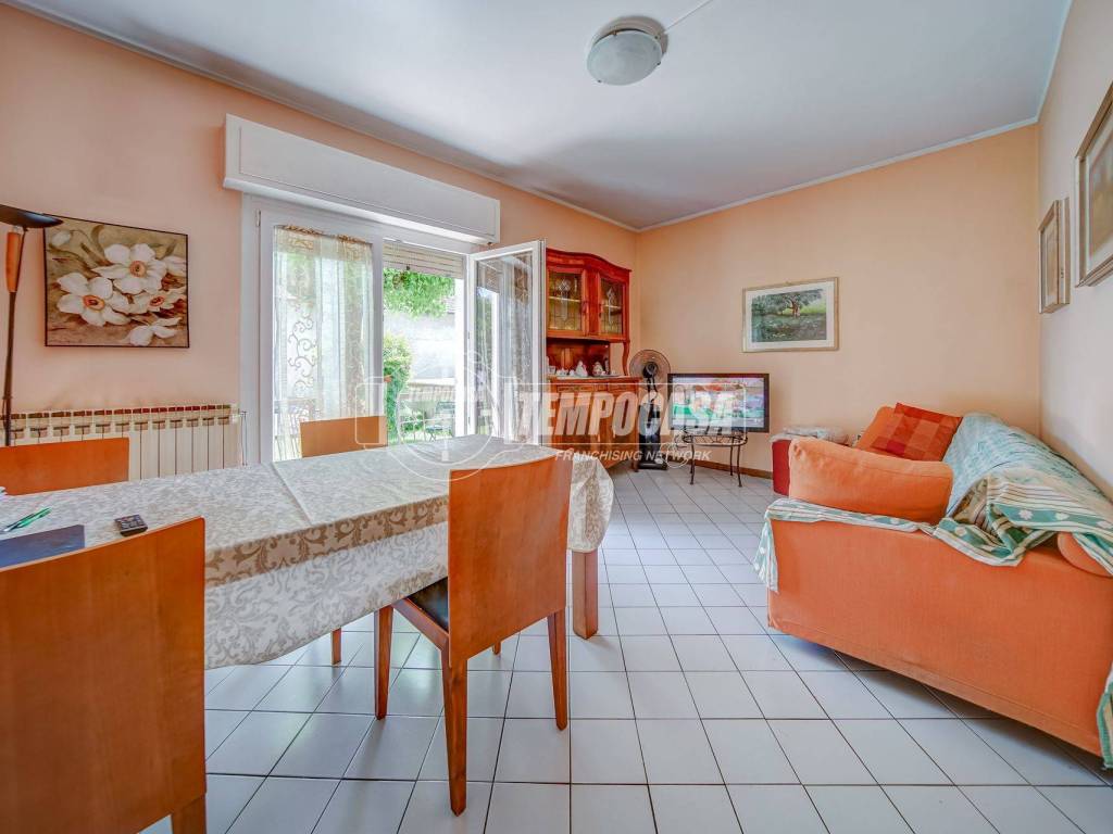 Villa a Angera in Via Genova, 1 - Foto 5