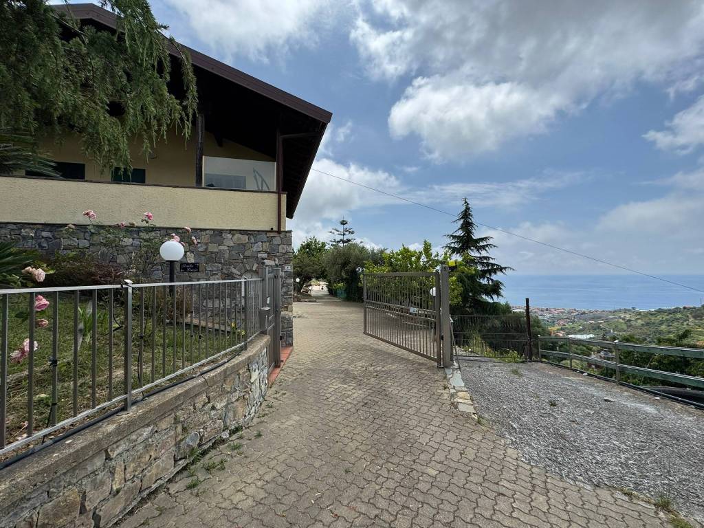 Villa a Castellaro in Via Gramegna, 7 - Foto 2