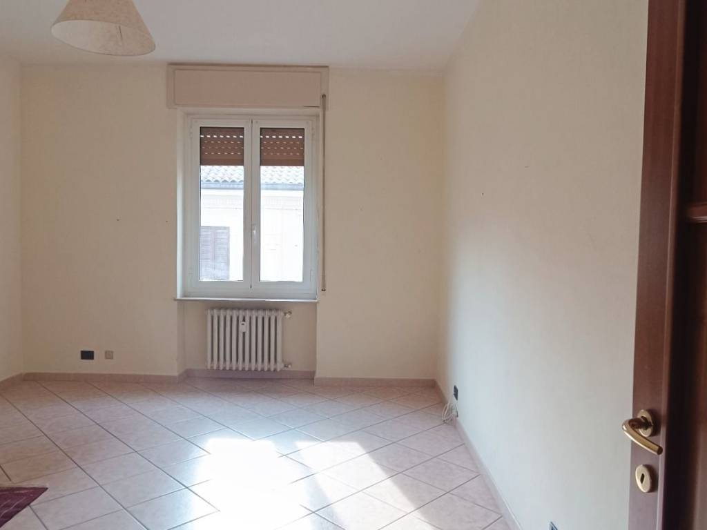 Appartamento a Valenza in Corso Giuseppe Garibaldi, 17 - Foto 2