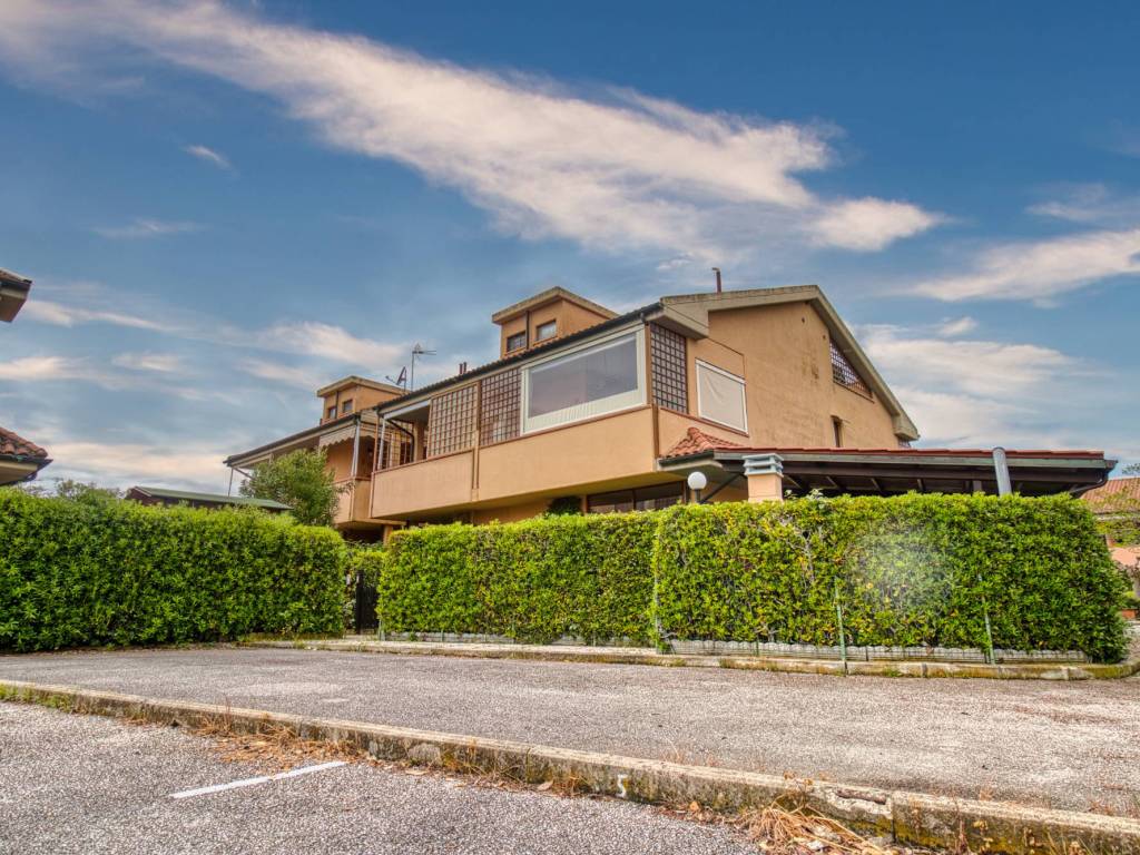 Appartamento a Castagneto carducci in Viale delle Palme - Foto 4
