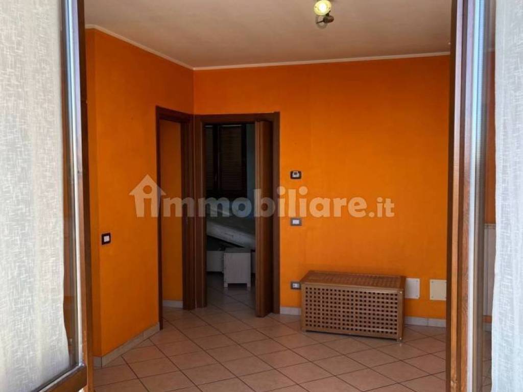 Appartamento a Oleggio in Via Gaggiolo - Foto 3
