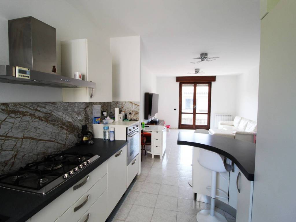 Appartamento a Gorla minore in Via Roma, 11 - Foto 3