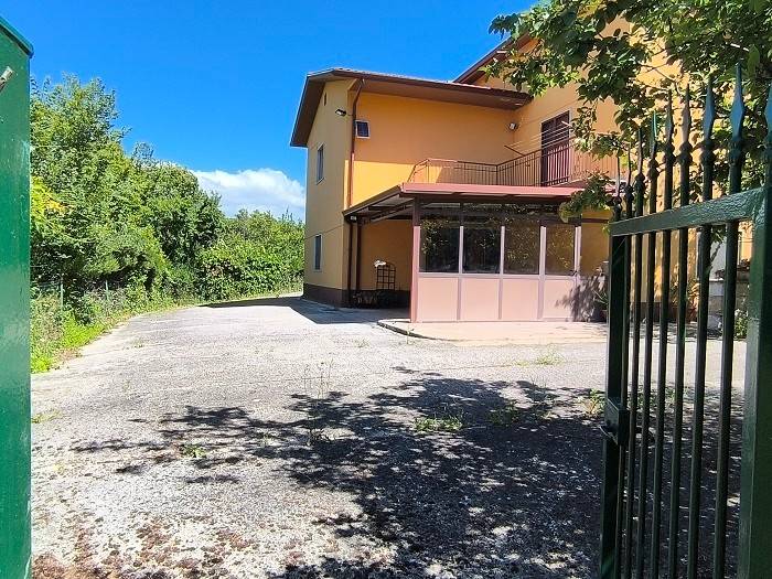 Villa a Frigento in Via Valle dei Conti - Foto 4