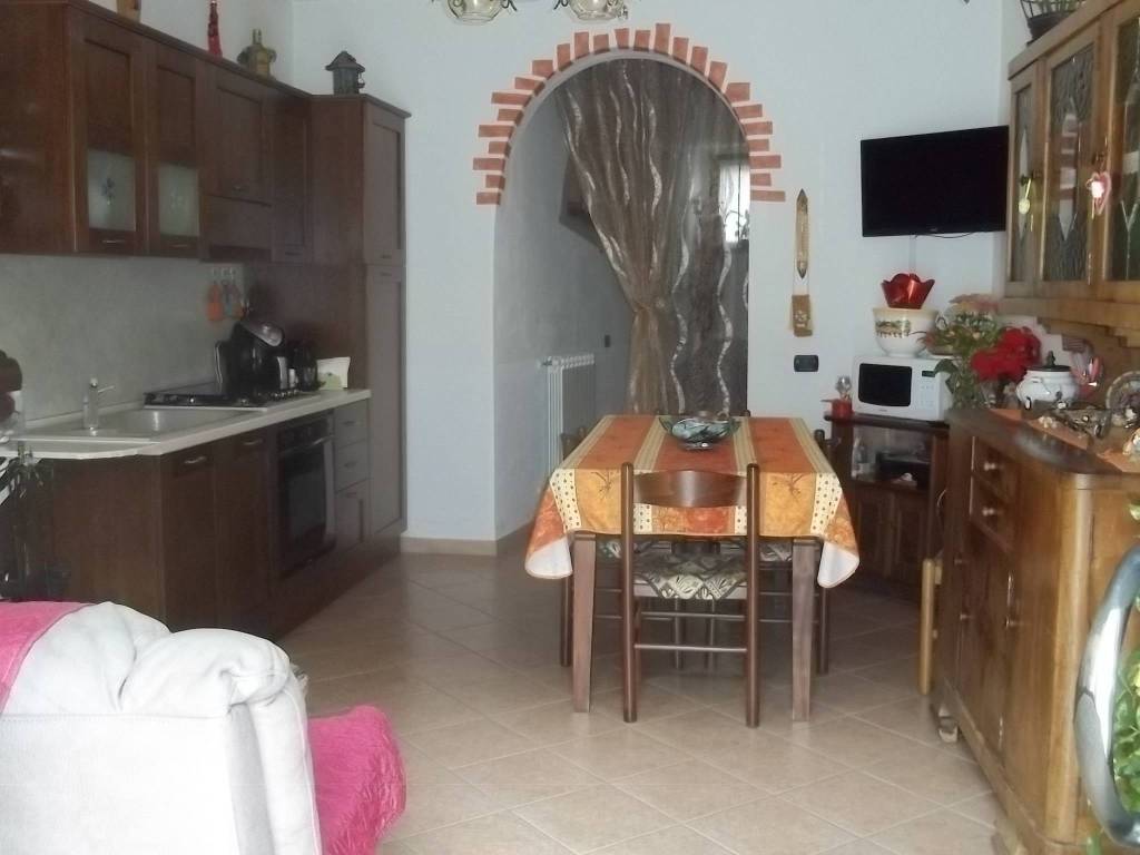 Casa indipendente a Cerano in Via Madonnina - Foto 2