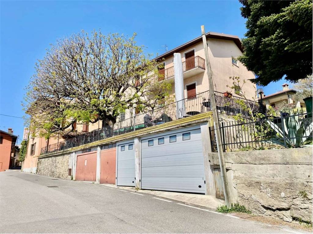Appartamento a Colle brianza in Via Alessandro Manzoni, 11 - Foto 3
