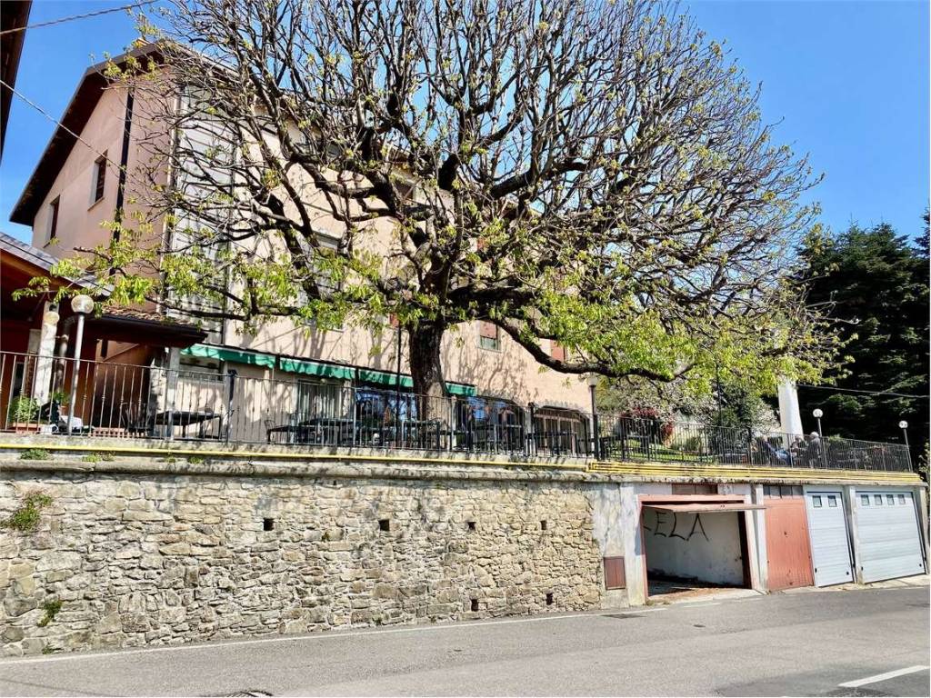 Appartamento a Colle brianza in Via Alessandro Manzoni, 11 - Foto 4