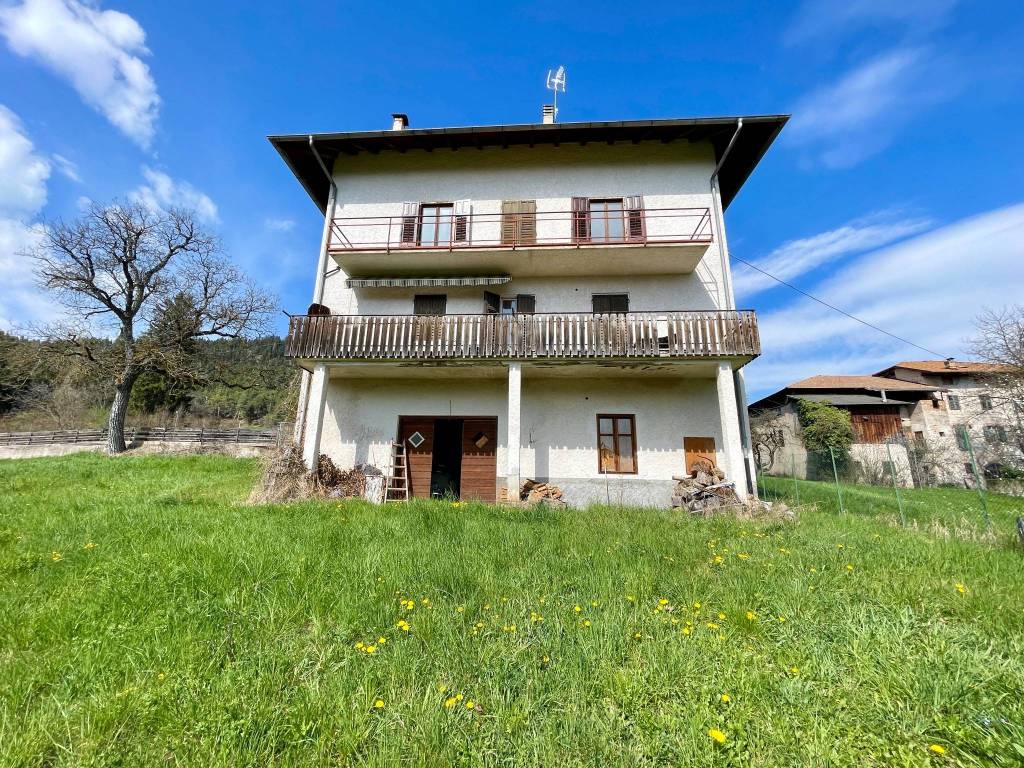 Villa a Borgo d'anaunia in Via Dante Alighieri, 63 - Foto 2