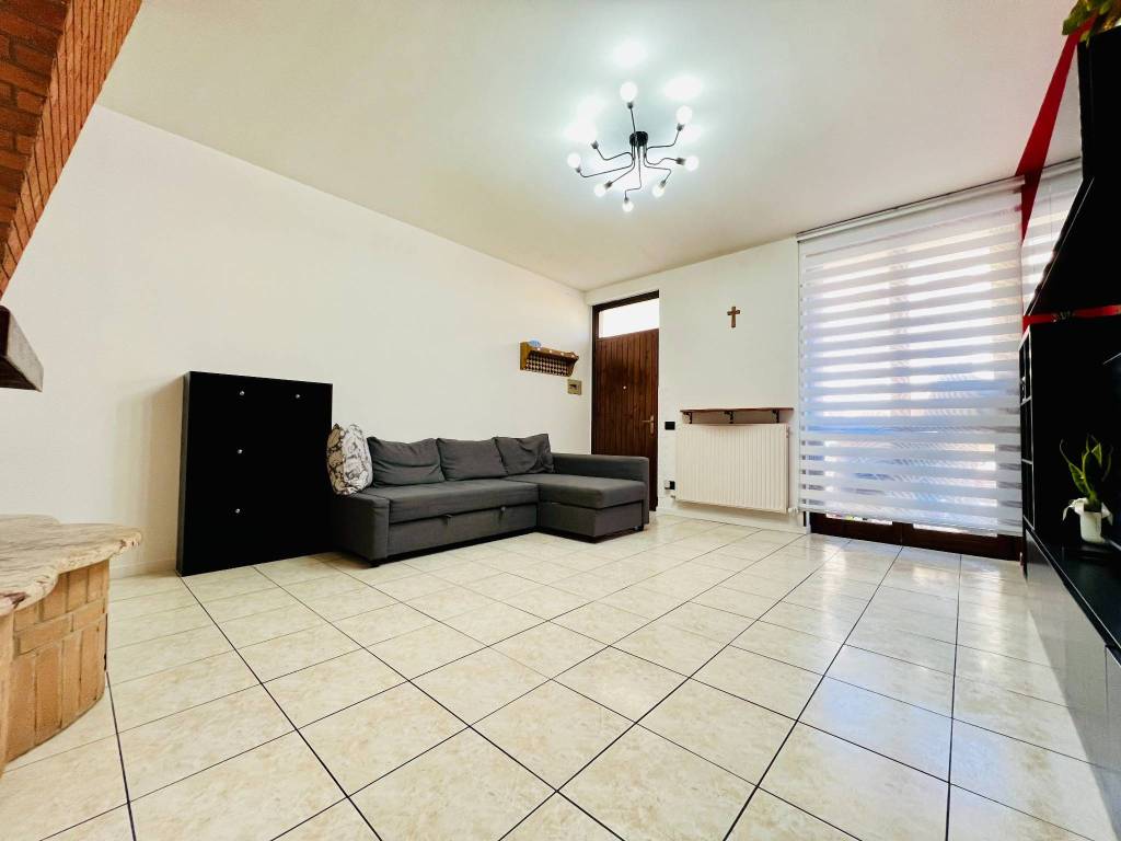 Appartamento a Lonate pozzolo in Via San Taddeo, 1 - Foto 2