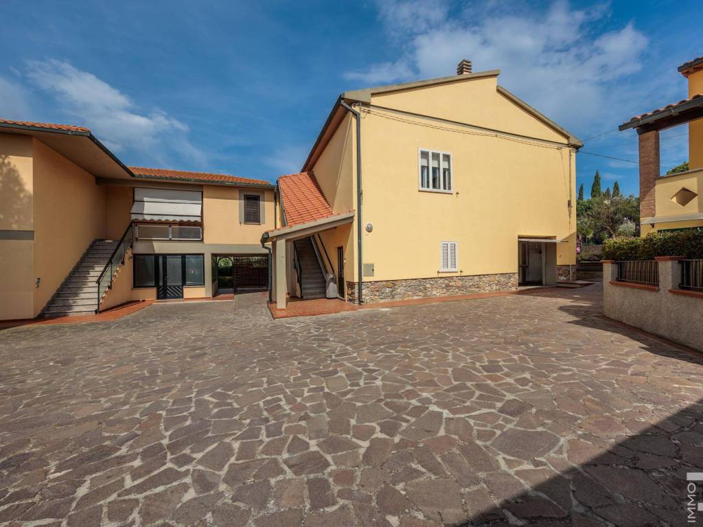 Rustico / casale a Campiglia marittima in Via del Lavoro - Foto 2