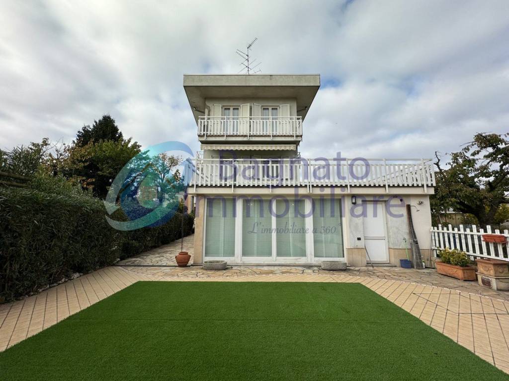 Villa a Novara in Via Gemona, 7 - Foto 2