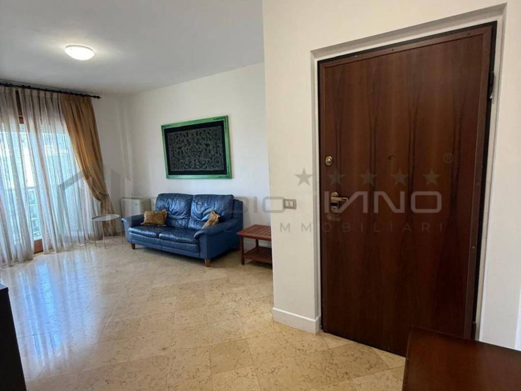 Appartamento a Cosenza in VIA FRANCESCO DE FRANCESCO, 19 - Foto 2